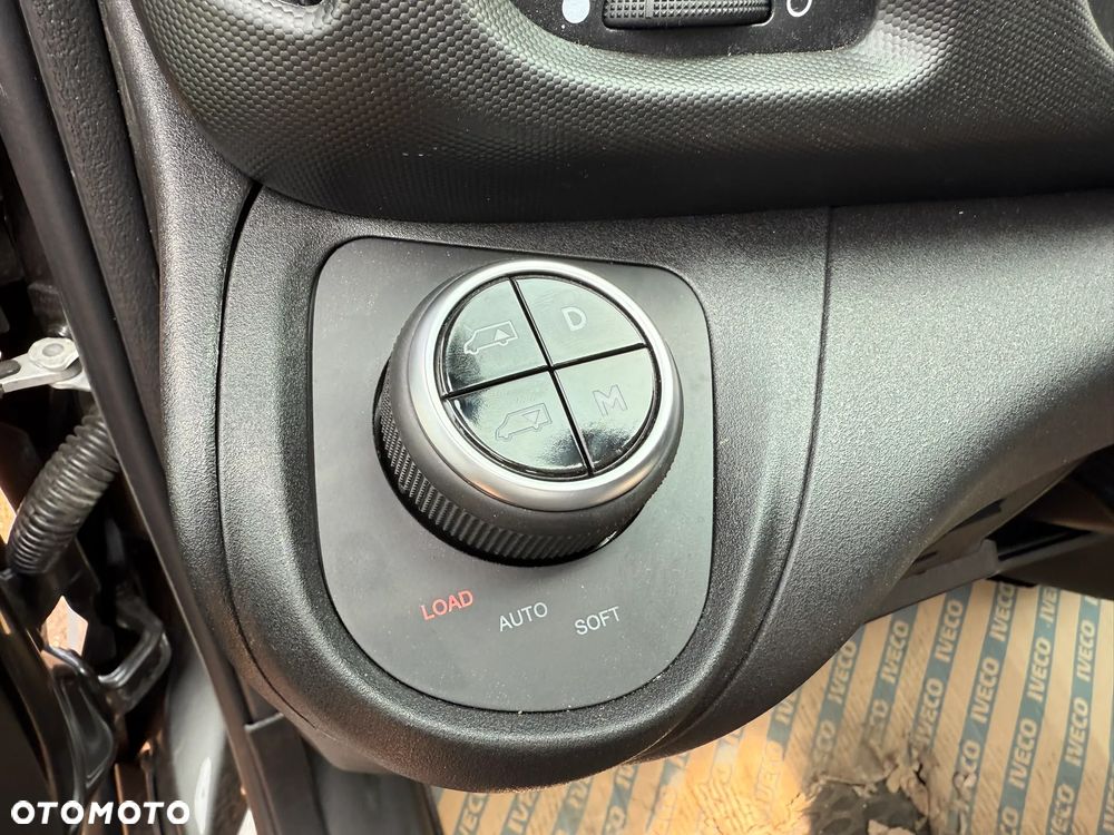 Iveco Daily 70C21A8P Laweta na dwa auta - 23