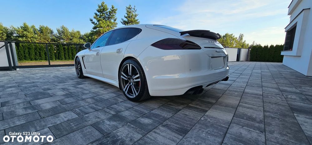 Porsche Panamera Turbo - 36
