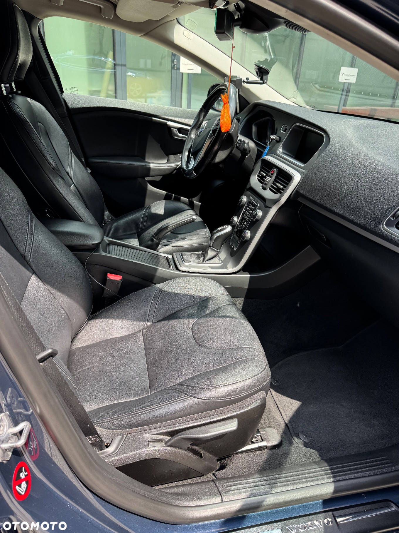 Volvo V40 D2 Momentum - 14