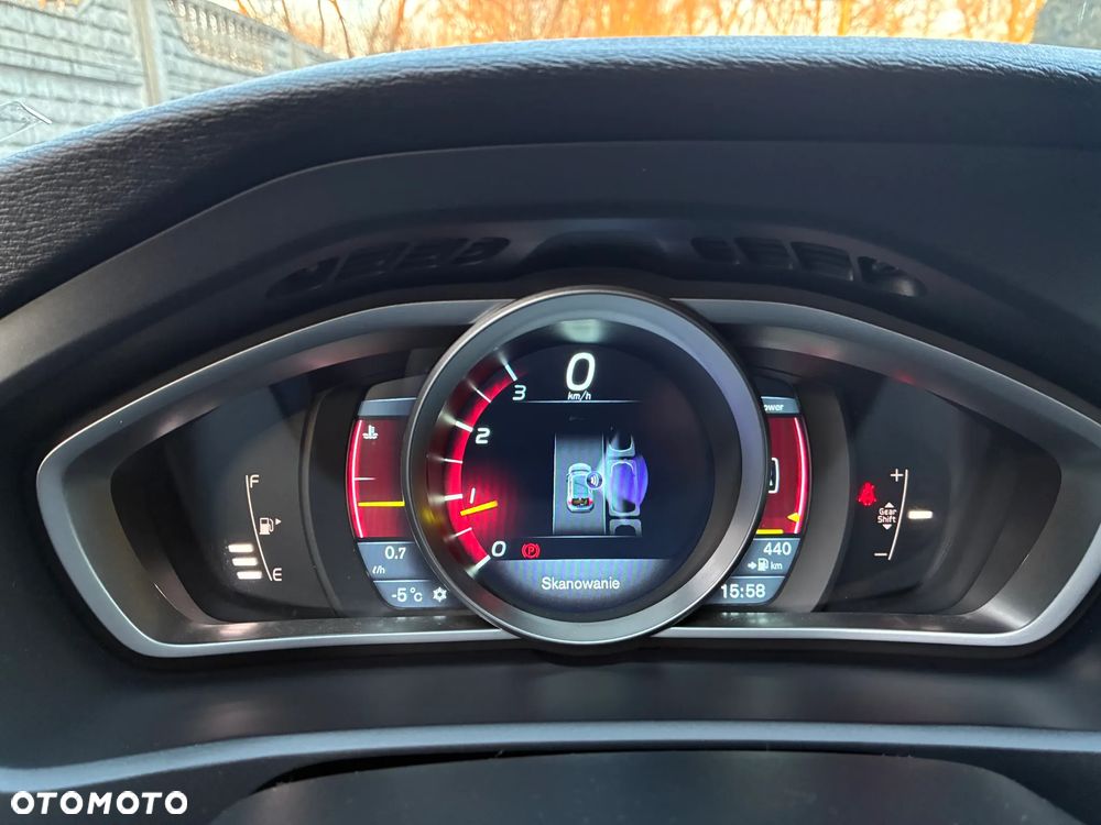 Volvo V40 T3 R-Design - 39