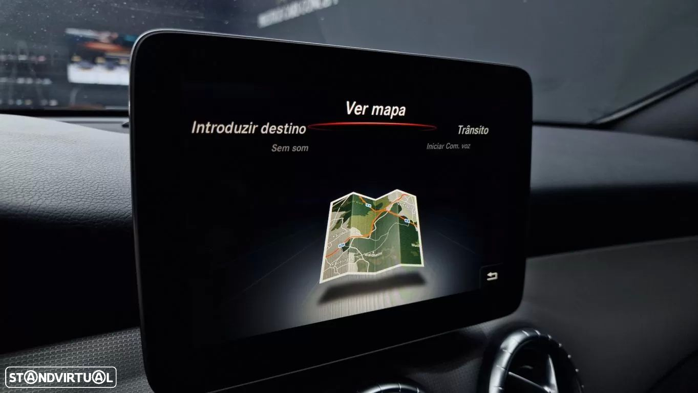 Mercedes-Benz CLA 180 d Shooting Brake AMG Line - 32