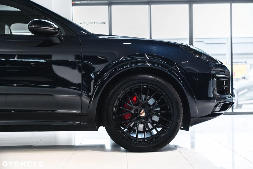 Porsche Cayenne Platinum Edition - 16