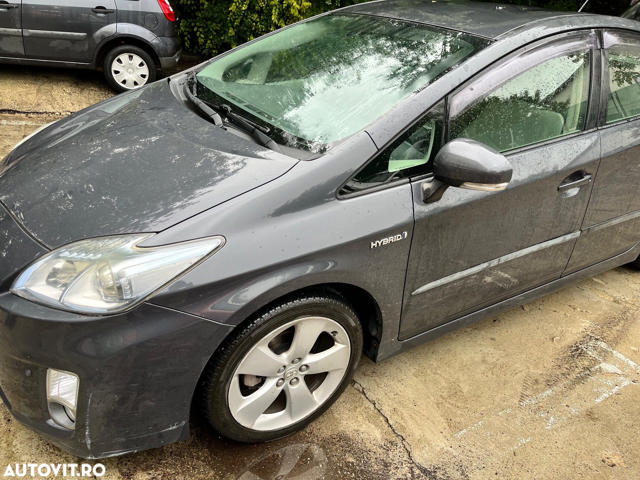 Toyota Prius (Hybrid) Luna - 3