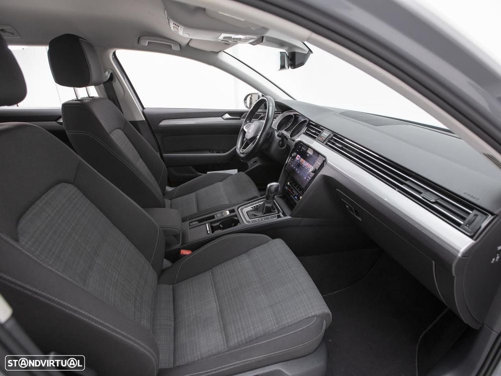 Volkswagen Passat Variant 2.0 TDI Business DSG — fotografia 12