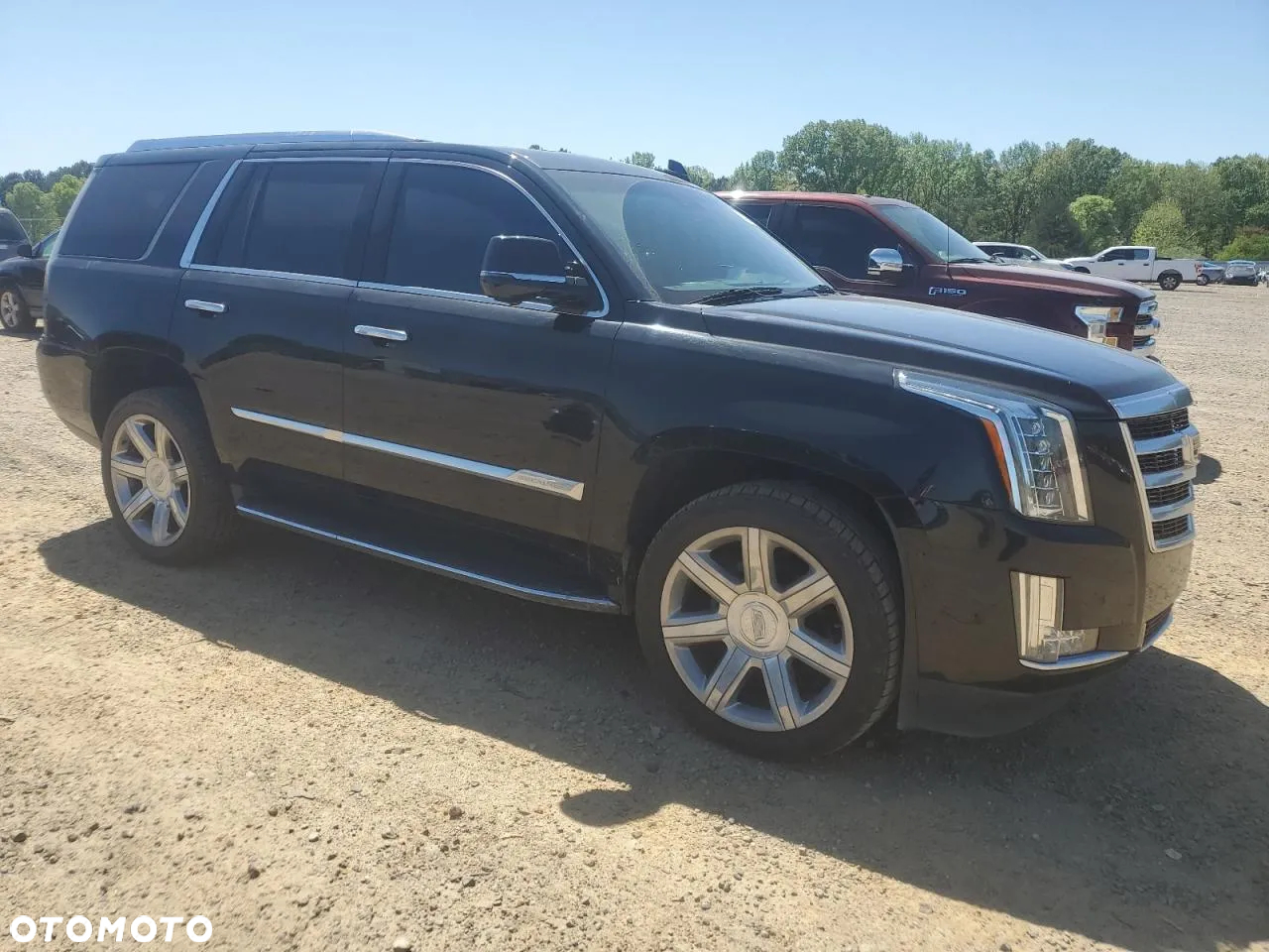 Cadillac Escalade - 4