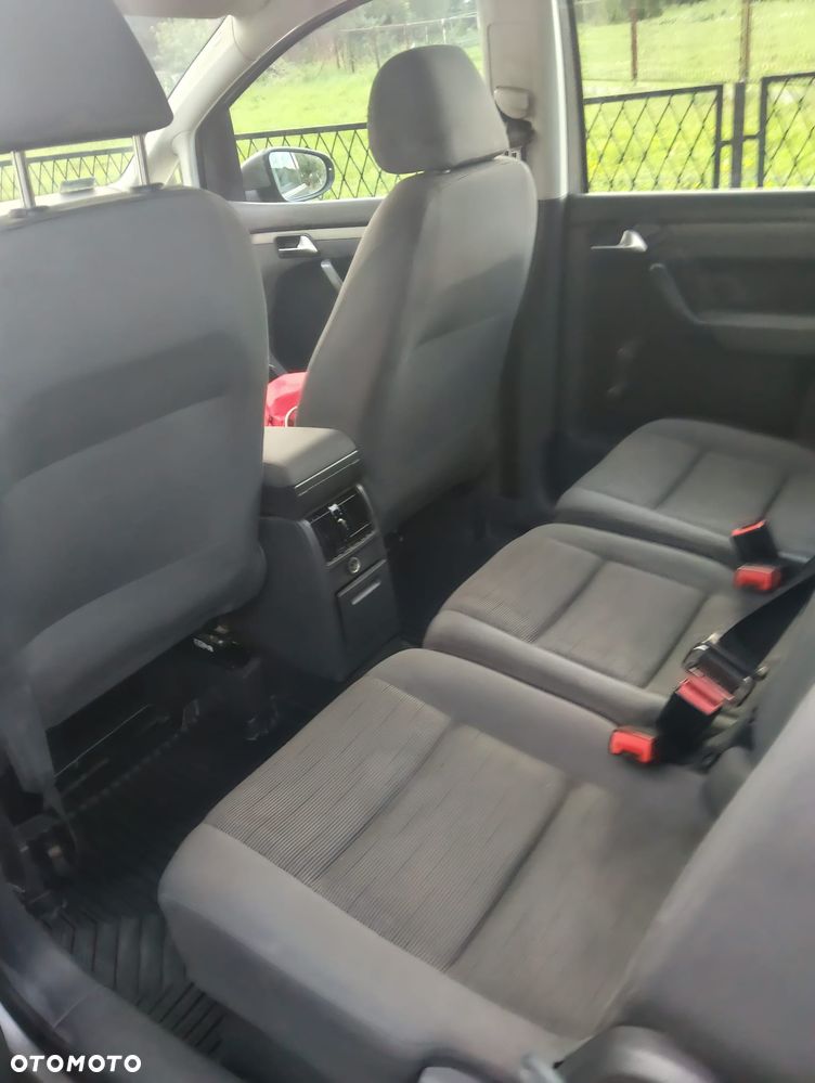 Volkswagen Touran - 6