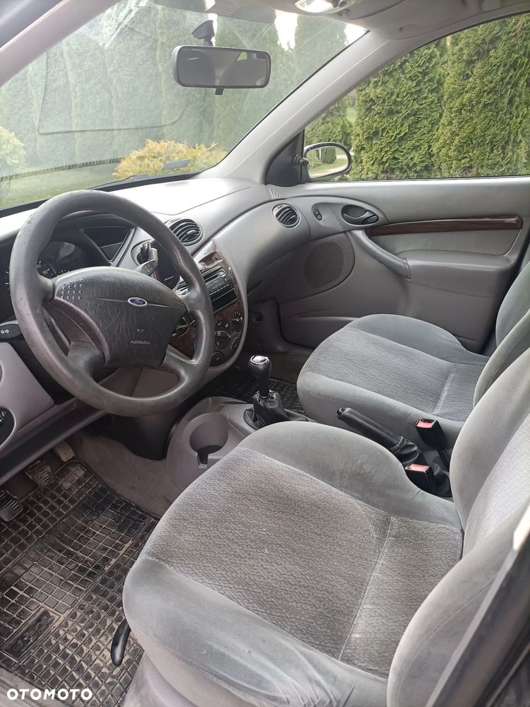 Ford Focus Ambiente - 4