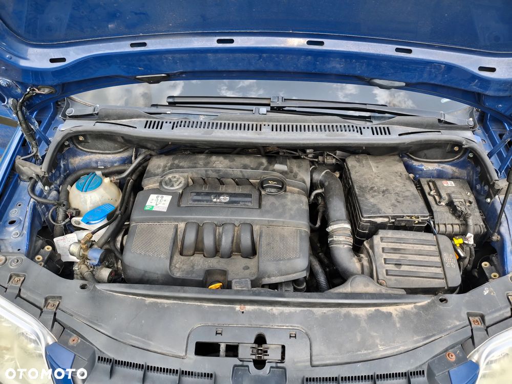 Volkswagen Touran 1.6 Basis - 15