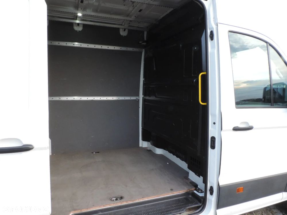 Volkswagen Crafter - 13