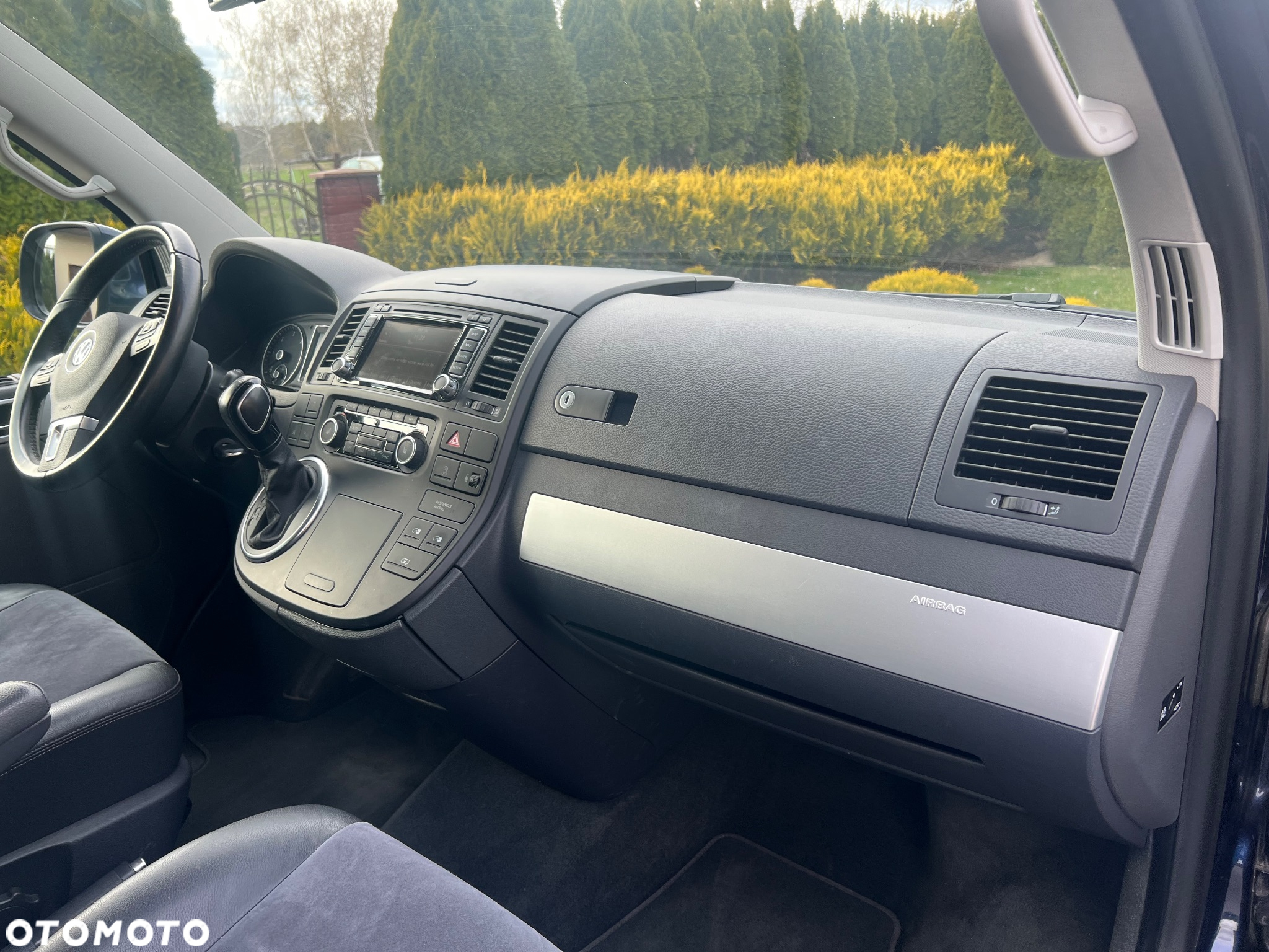 Volkswagen Multivan - 12