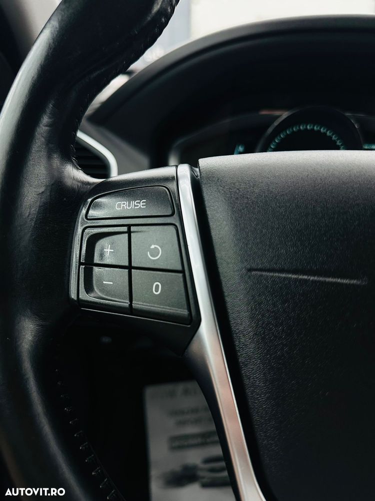 Volvo XC 60 D3 Geartronic Summum - 32