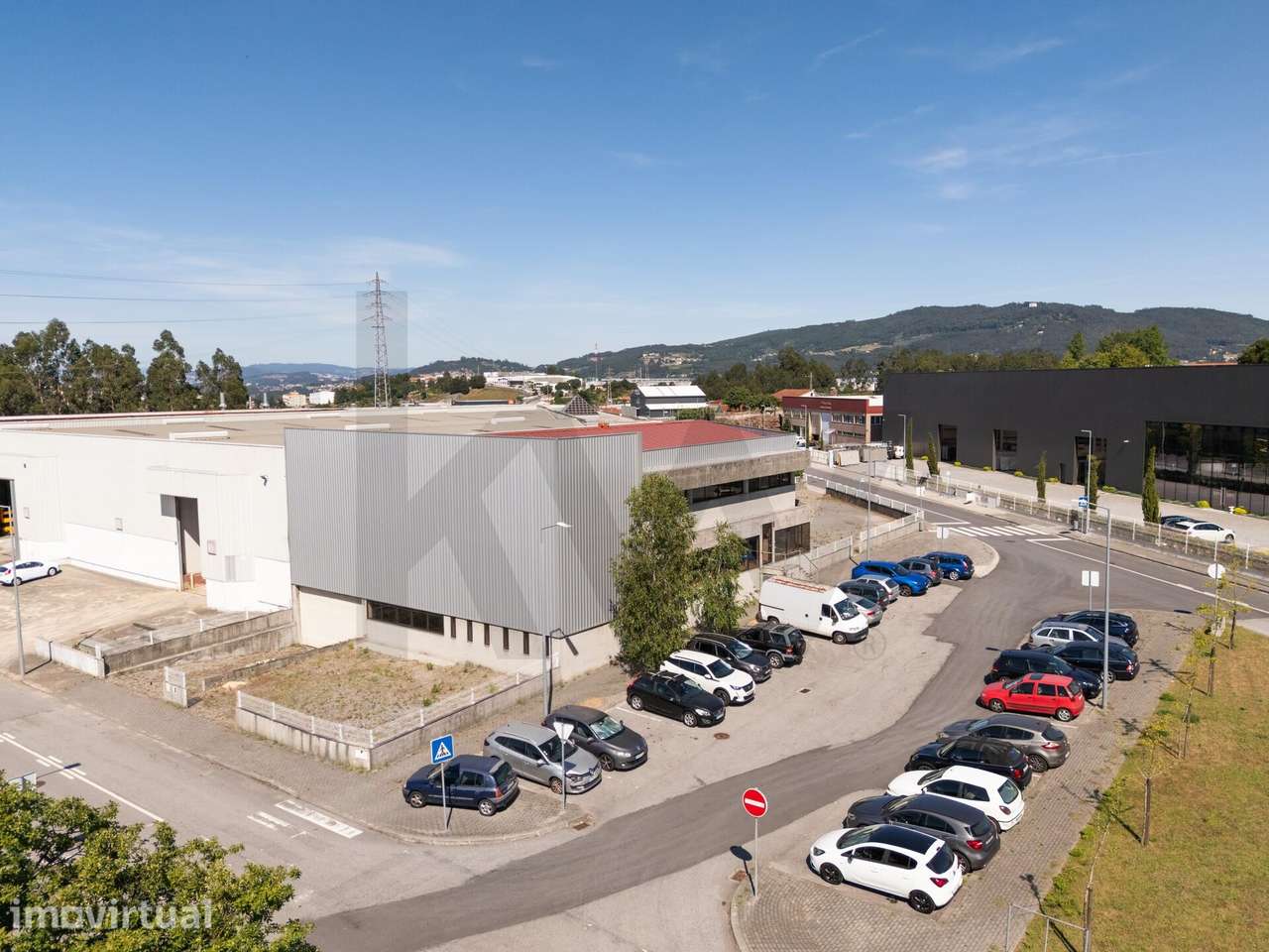 Armazém p/ Arrendamento 460 m2 | Junto à Saída da A3 em Sto. Tirso - Grande imagem: 5/17