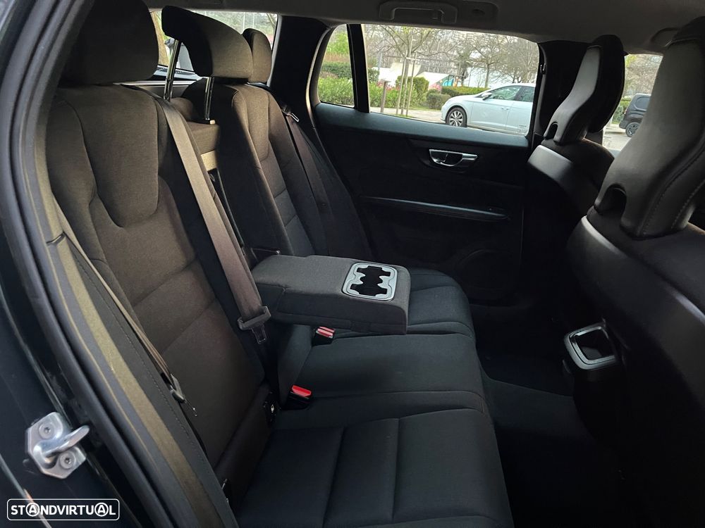 Volvo V60 2.0 D3 Momentum Plus Geartronic - 29