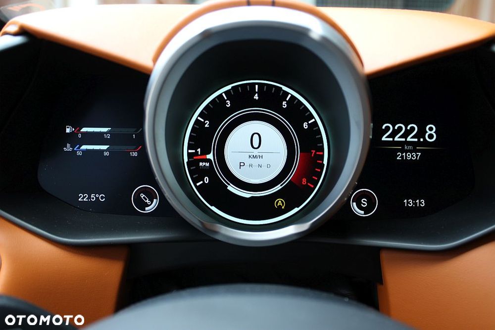 Aston Martin Vantage - 24