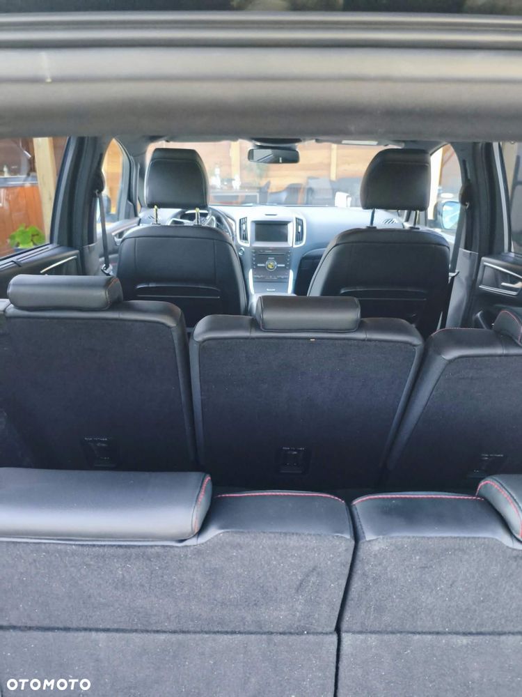 Ford S-Max - 12