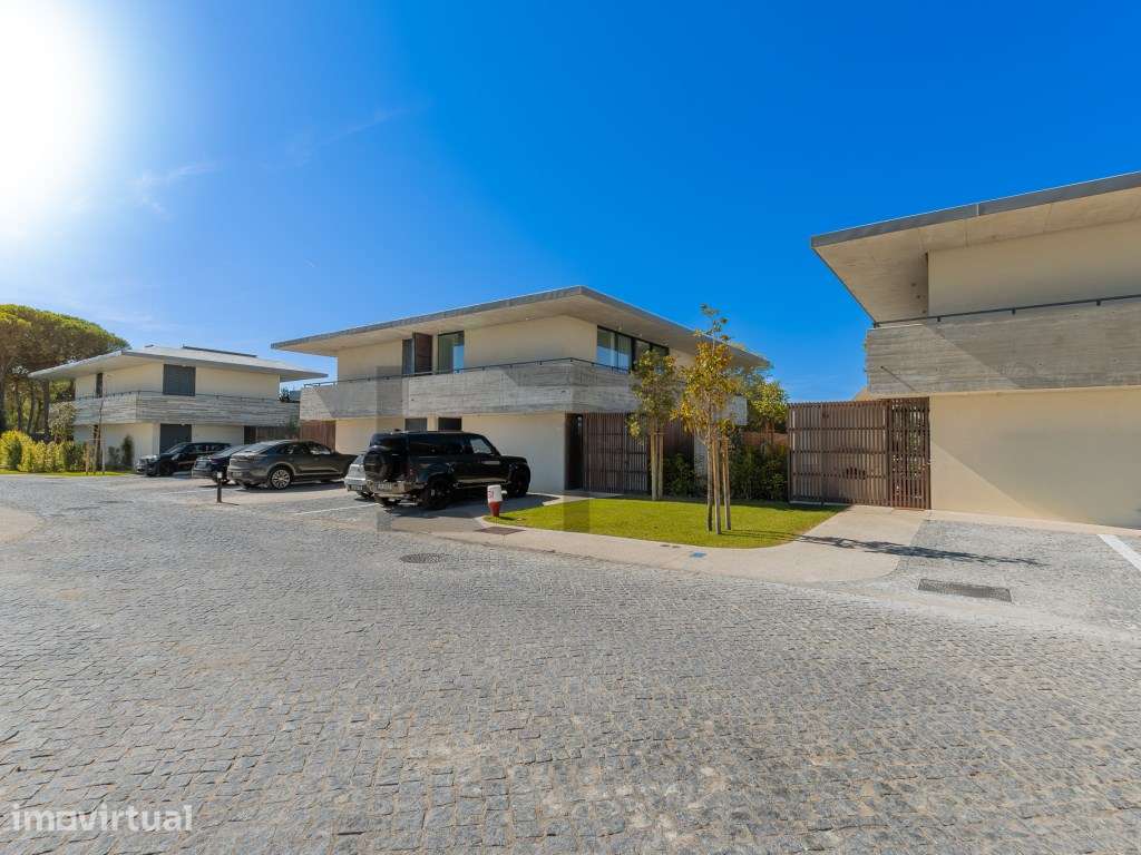 Moradia Nova T3 com Jardim e Piscina Privativa para Arrendamento em... - Grande imagem: 4/41