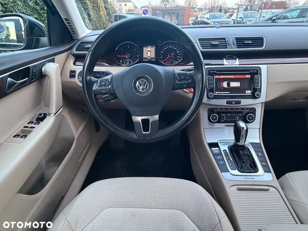 Volkswagen Passat 2.0 TDI 4Motion DSG BlueMotion Tech Highline - 24