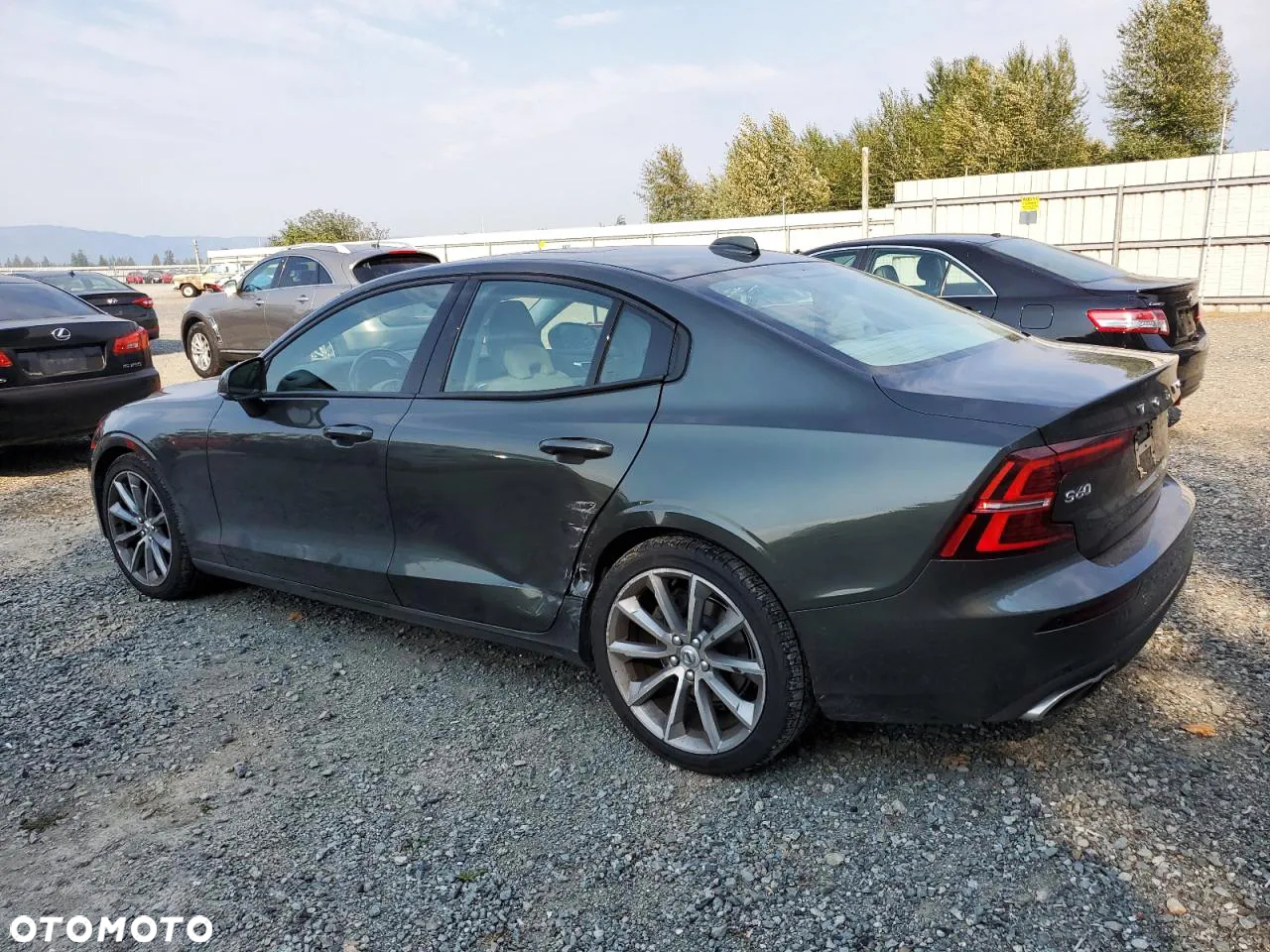 Volvo S60 T5 Momentum Pro - 4