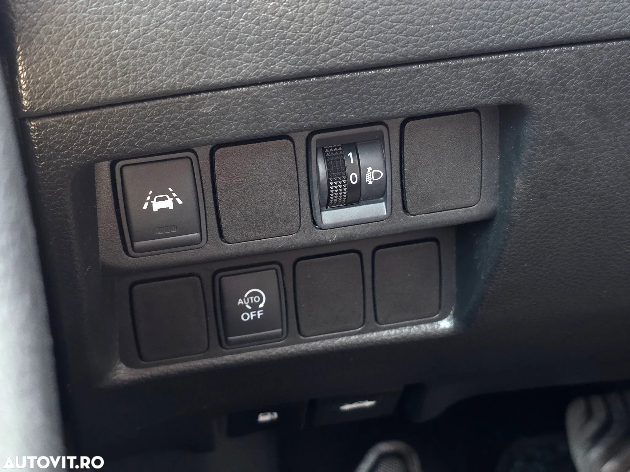 Nissan Qashqai 1.5 DCI Start/Stop N-Connecta - 29