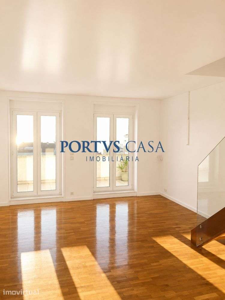 T2 Duplex com Vista Mar, Terraço e Garagem na Foz do Douro - Grande imagem: 3/19