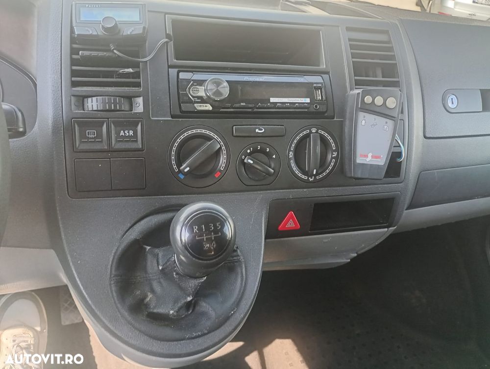 Volkswagen Transporter T5 1.9 TDi - 5