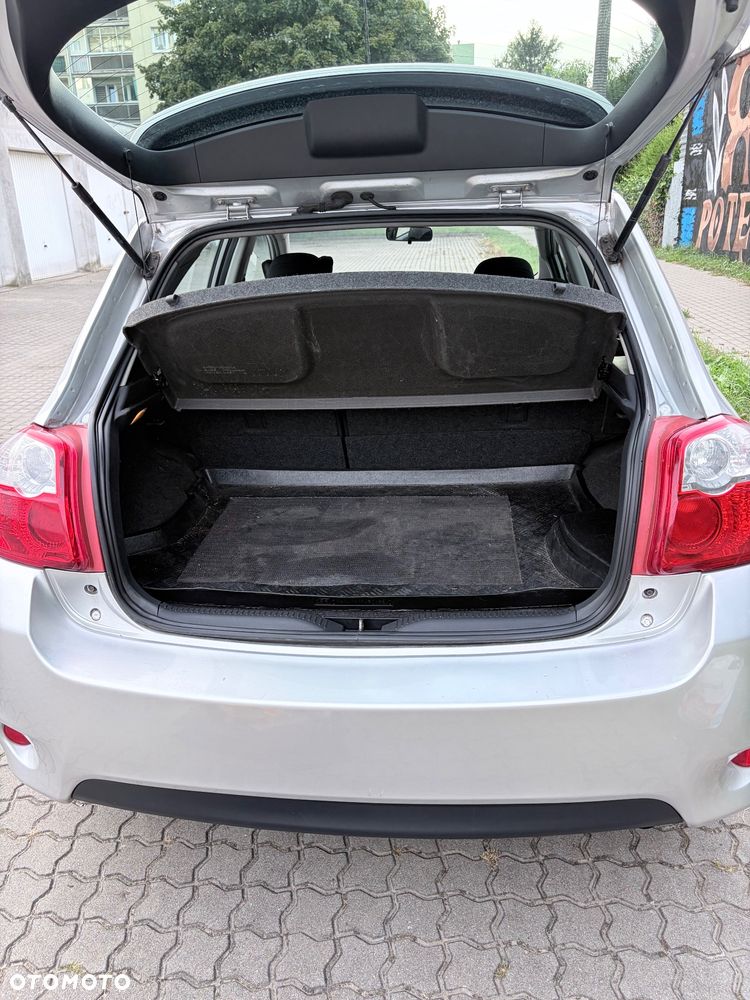 Toyota Auris - 10