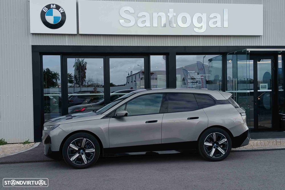 BMW iX xDrive 40 Pack Desportivo - 5