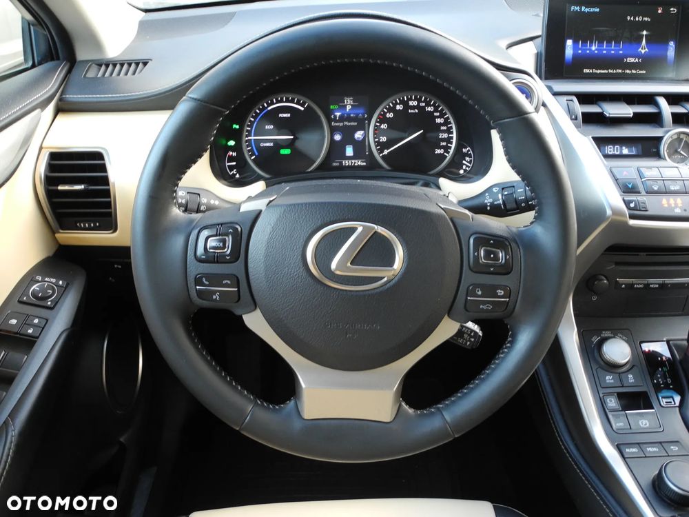 Lexus NX 300h Prestige AWD - 8