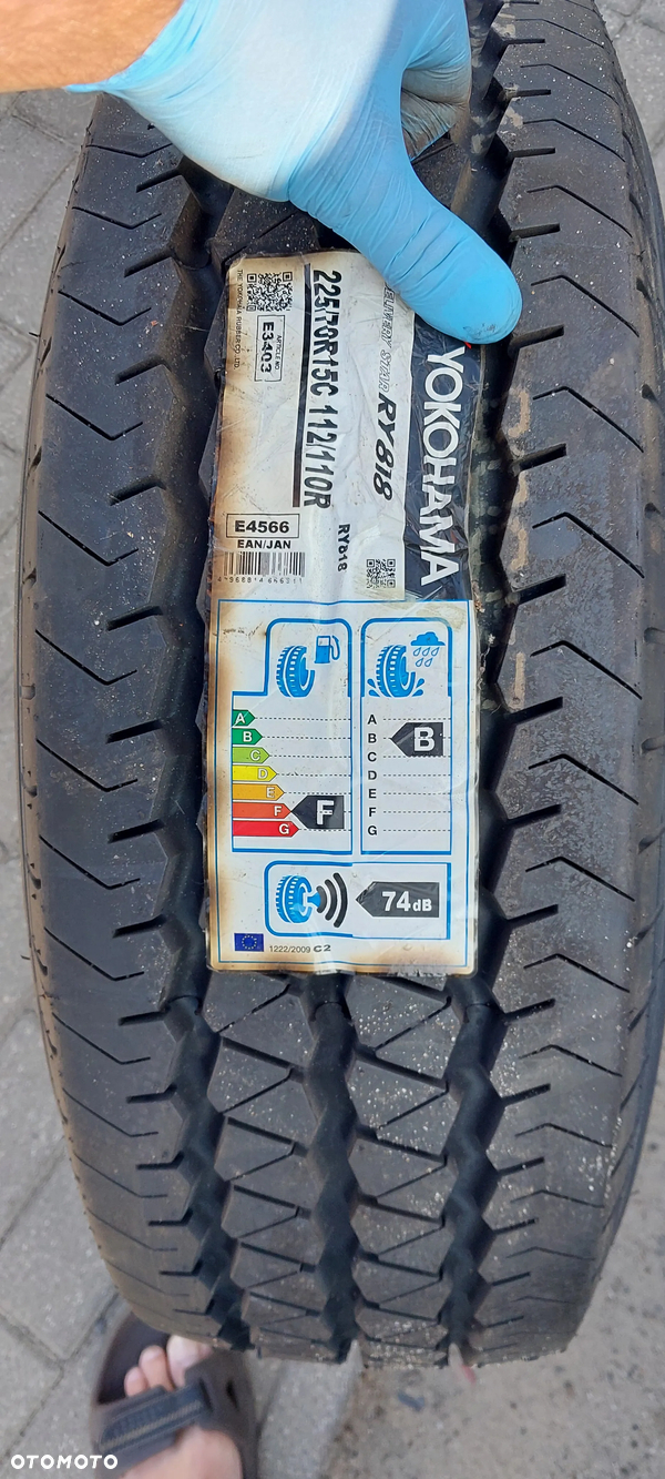YOKOHAMA RY818 DELIVERY STAR 225/70R15C RY818