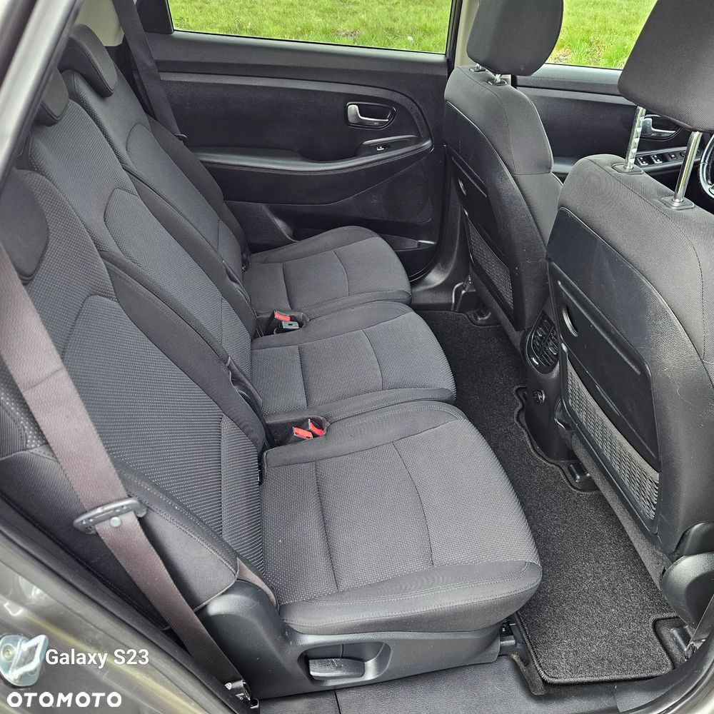 Kia Carens 1.7 CRDi 141 Dream Team Edition - 26