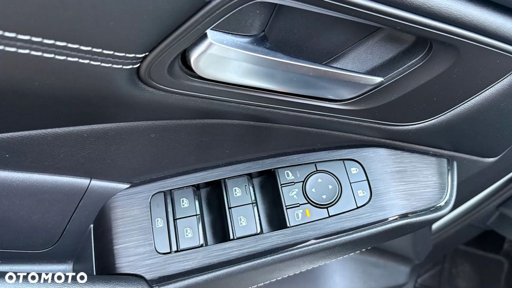 Nissan Qashqai 1.3 DIG-T N-CONNECTA - 36