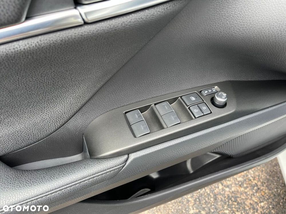 Toyota Camry 2.5 Hybrid Comfort CVT - 25
