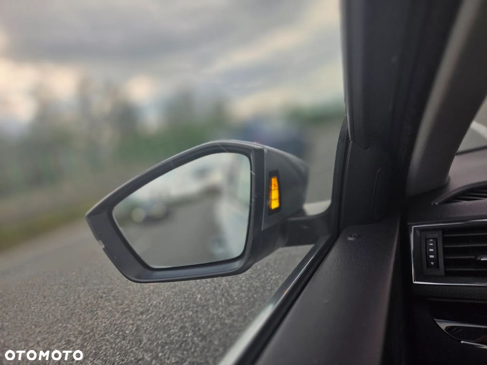 Skoda Superb 2.0 TDI L&K DSG - 25