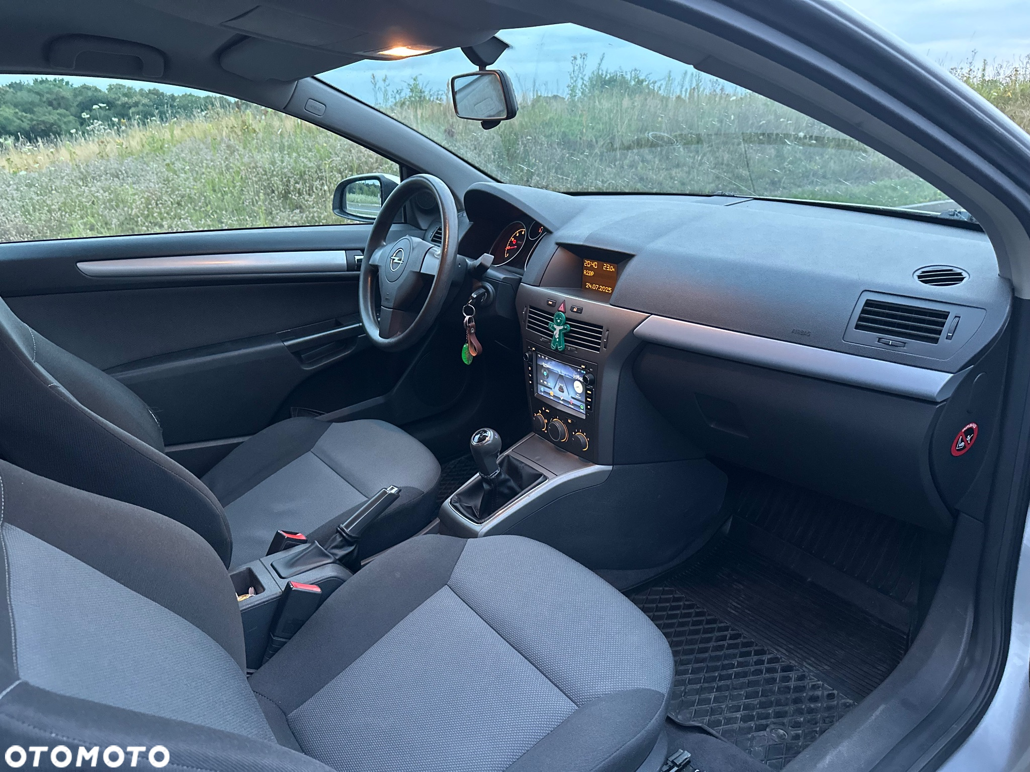 Opel Astra GTC 1.6 - 17