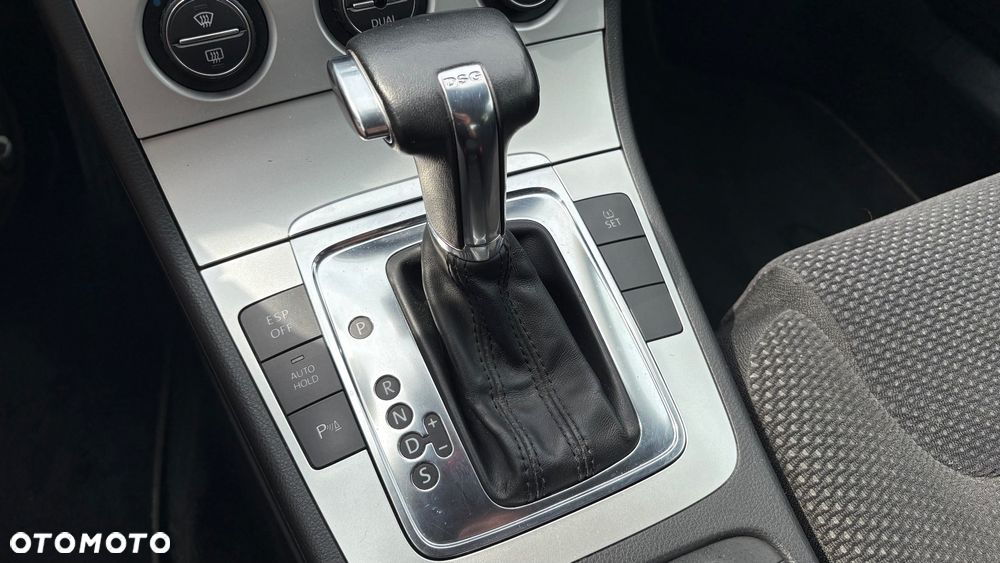 Volkswagen Passat 2.0 TDI Comfortline DSG - 36