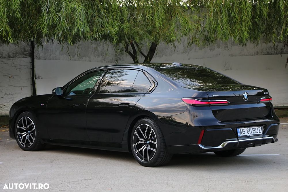 BMW Seria 7 740d xDrive MHEV - 9