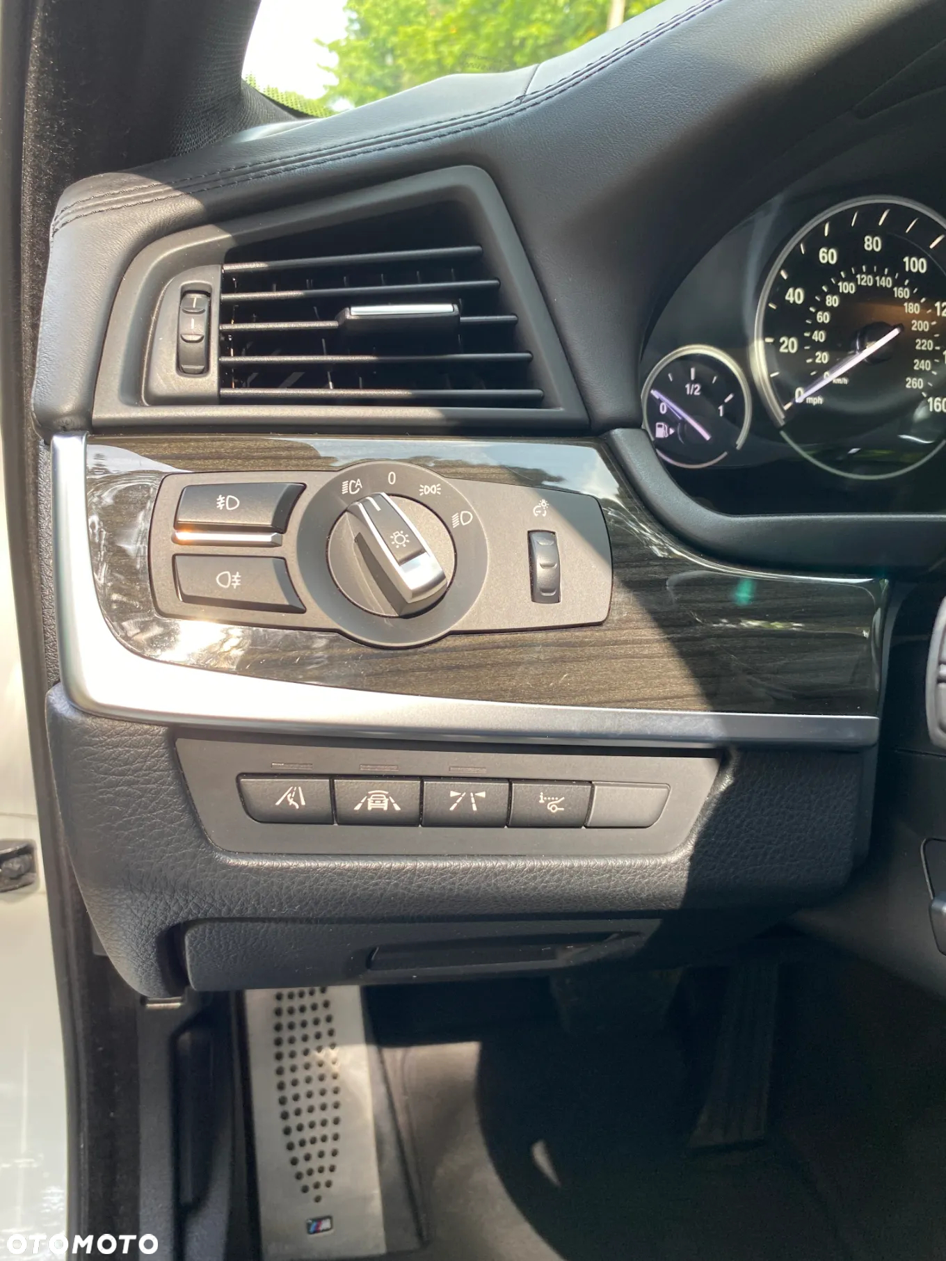 BMW Seria 5 550i - 23