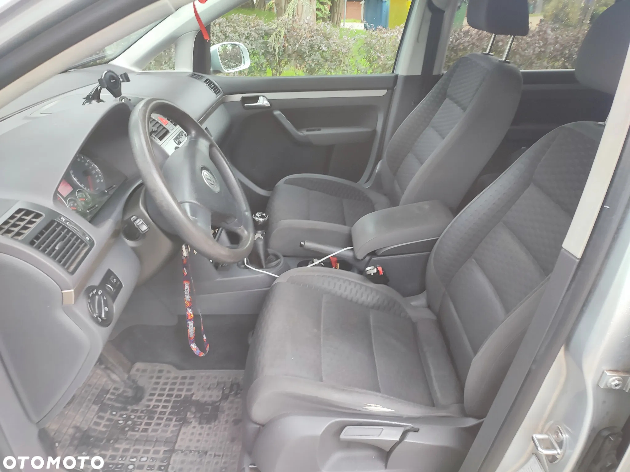 Volkswagen Touran - 6