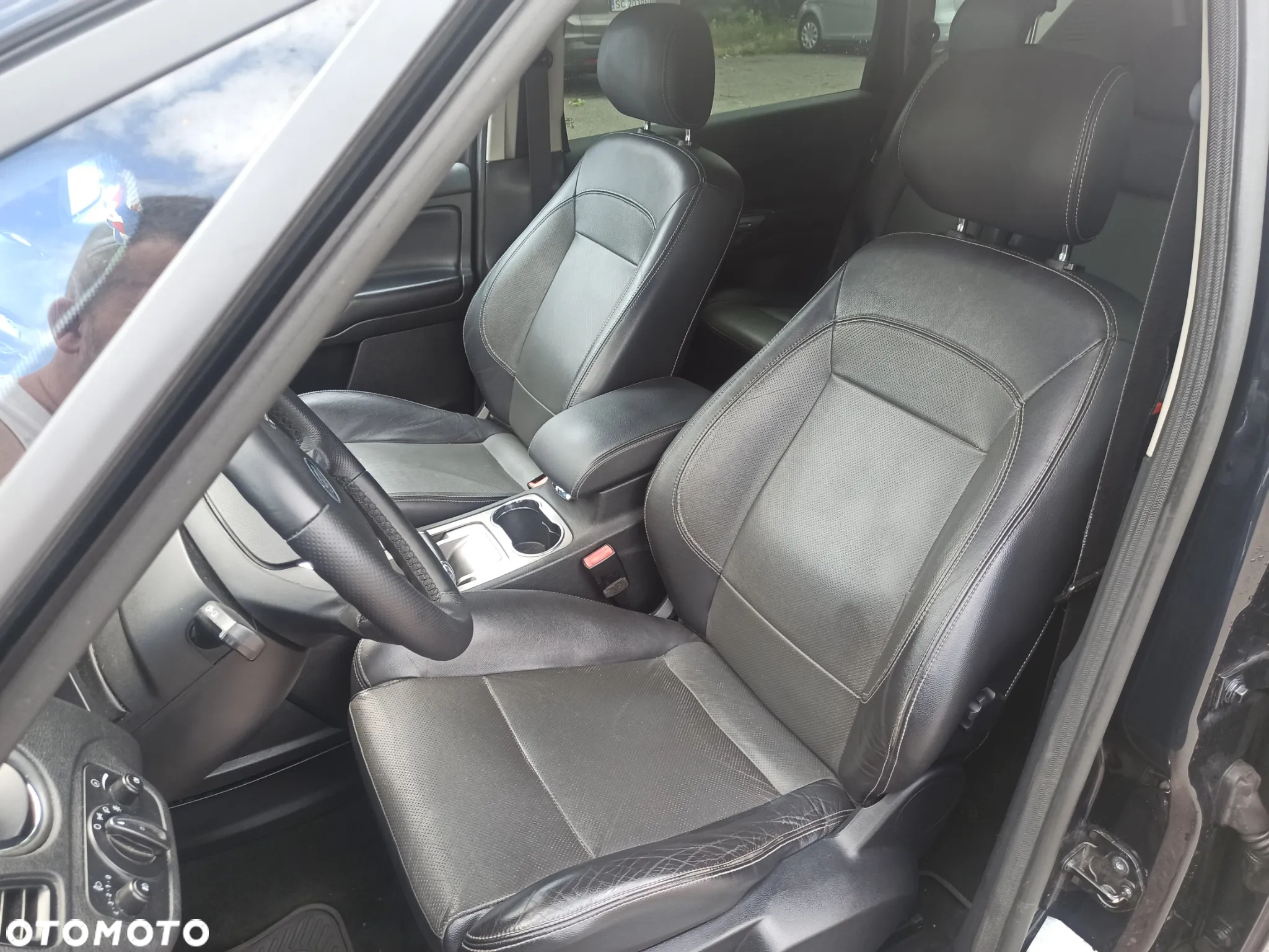 Ford S-Max - 12