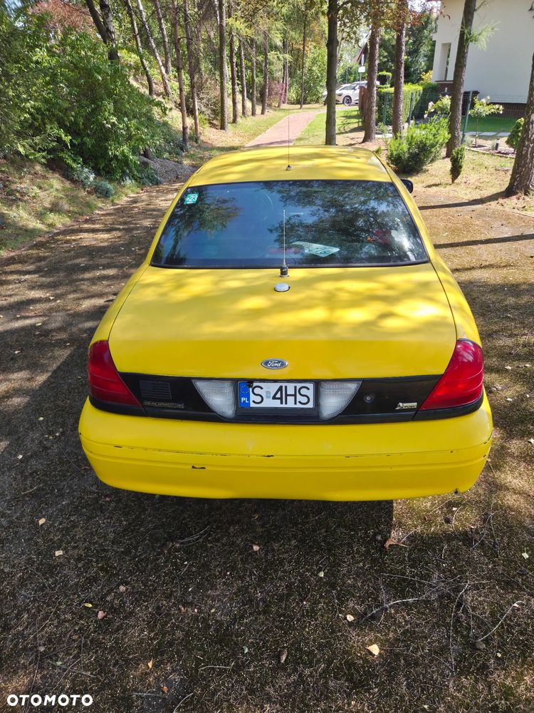 Ford Crown - 7