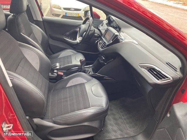 Peugeot 2008 1.2 PureTech Allure - 5