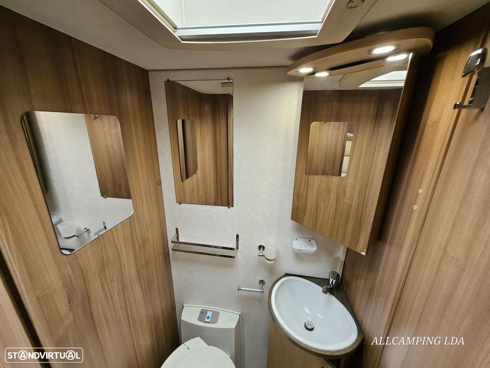 Pilote Aventura G740 CAMA CENTRAL/BASCULANTE - 40