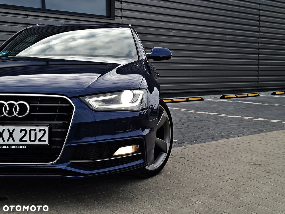 Audi A4 Avant 2.0 TDI DPF quattro S line Sportpaket - 12