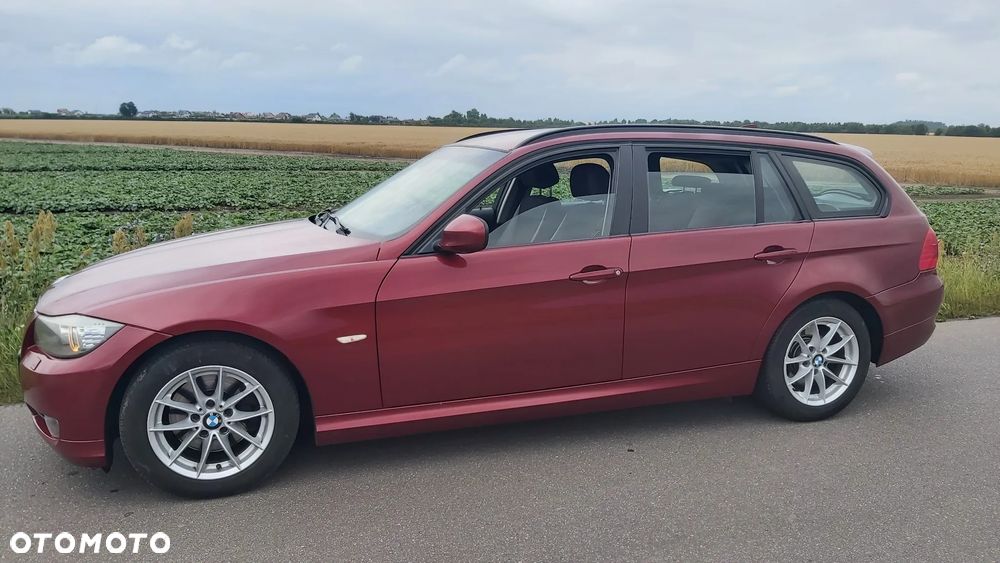 BMW Seria 3 320i Touring - 3