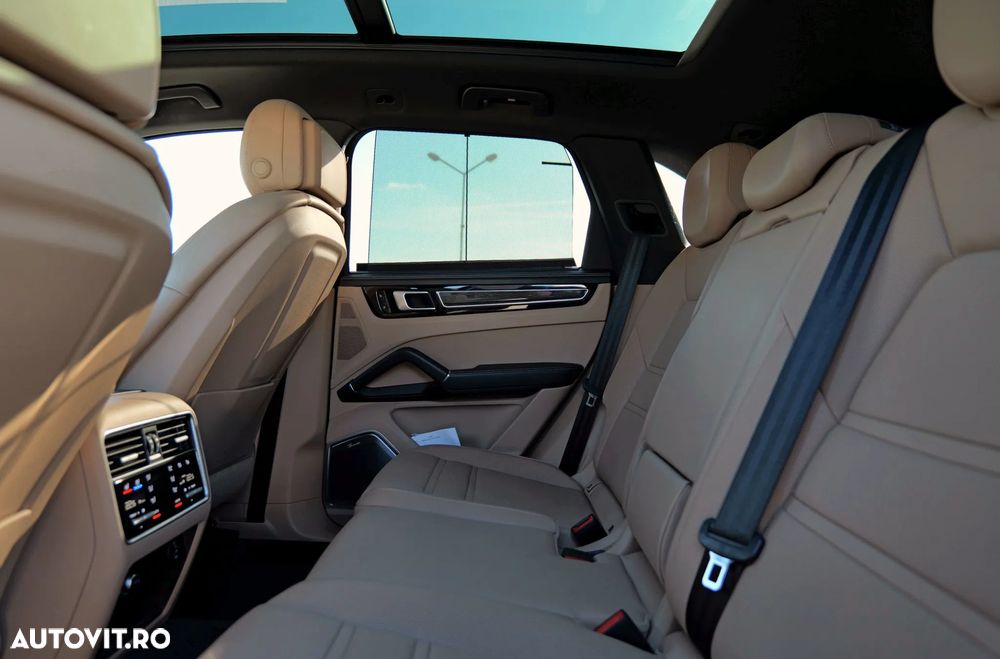 Porsche Cayenne S - 13
