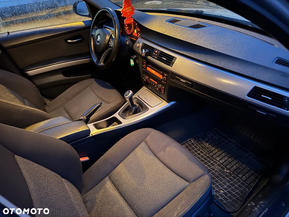 BMW Seria 3 320d - 10