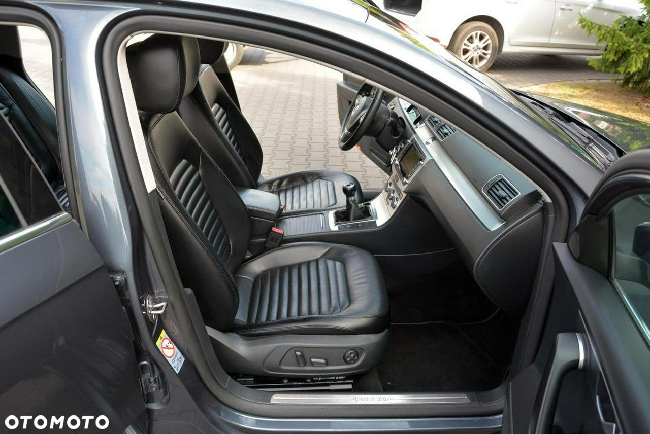 Volkswagen Passat Variant 2.0 TDI BlueMotion Technology Highline - 16