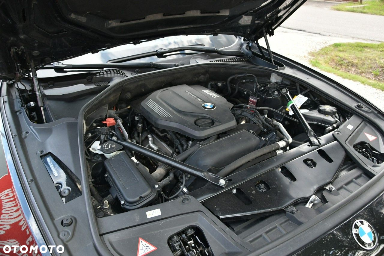 BMW Seria 5 520d - 32