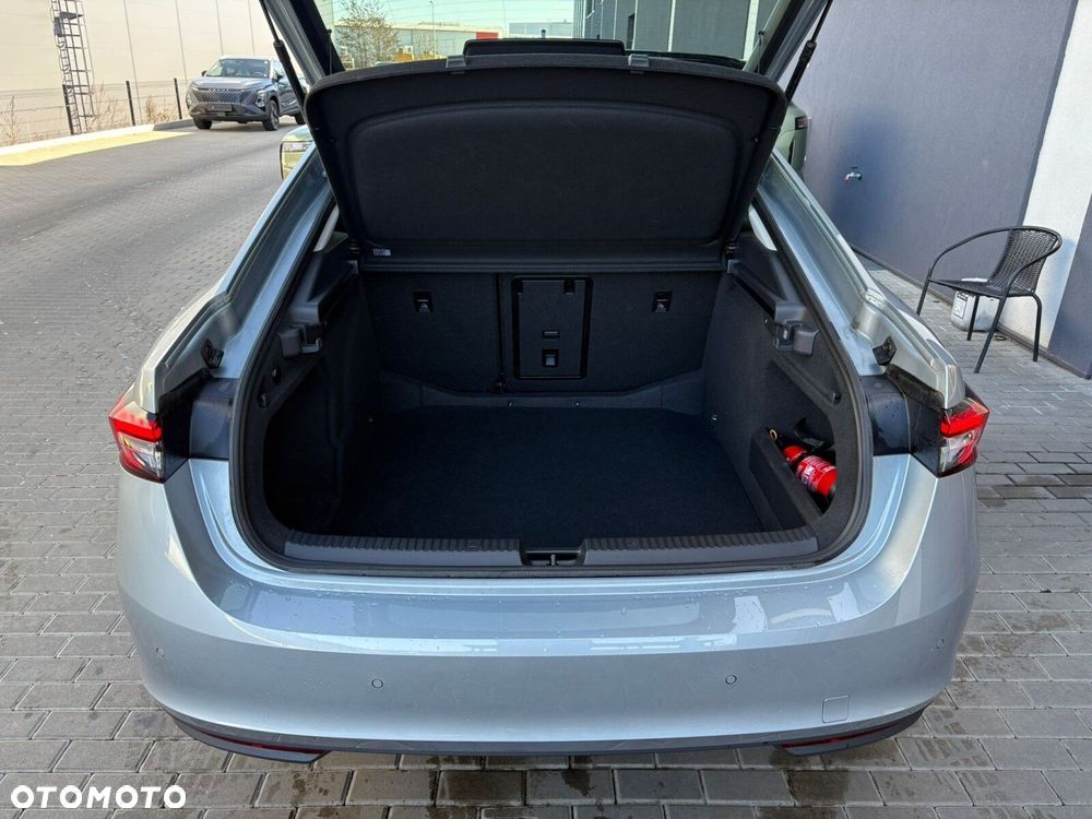 Skoda Superb 2.0 TDI SCR Essence DSG - 19