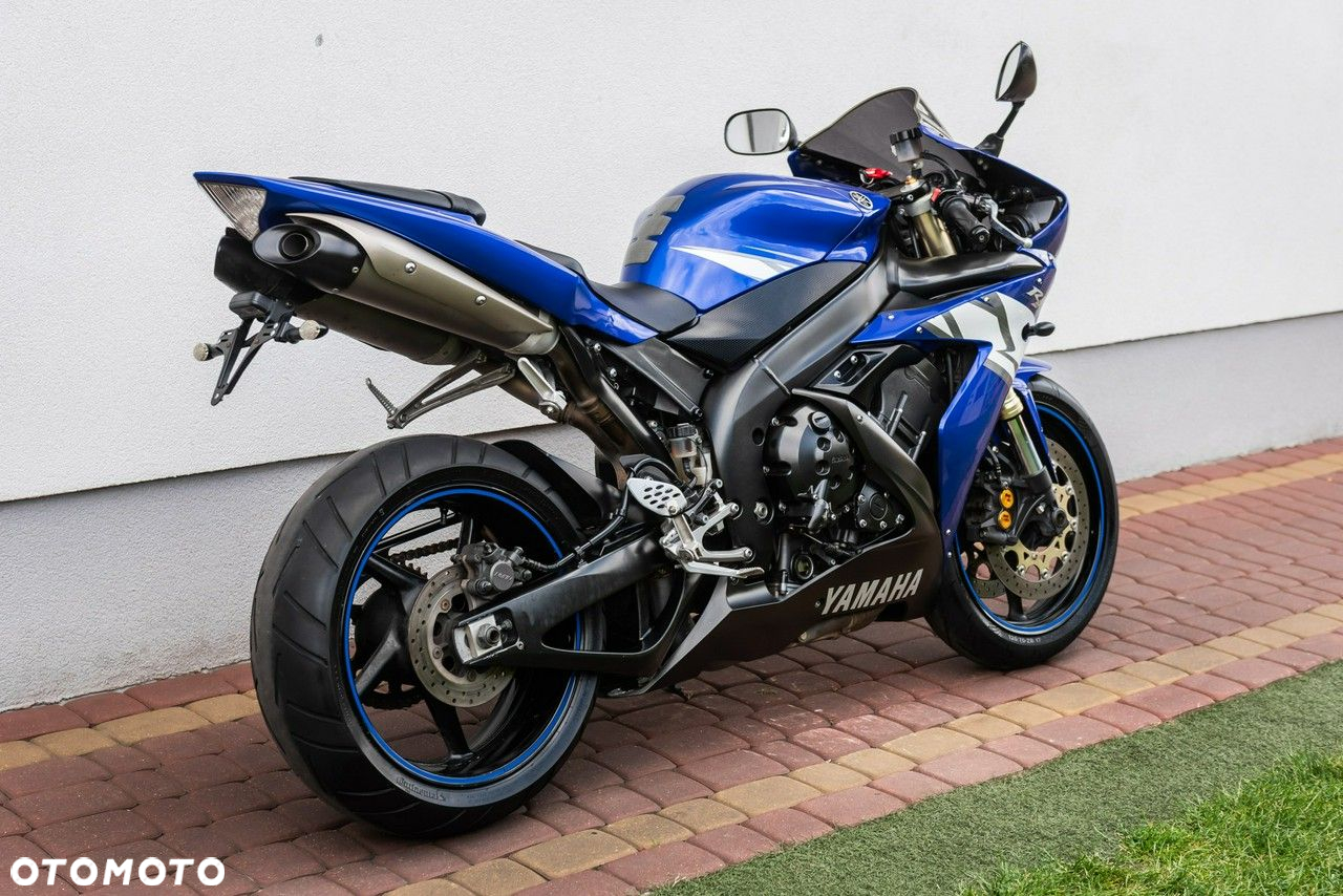 Yamaha R1 - 3